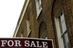 London house price gap 'continuing to widen'